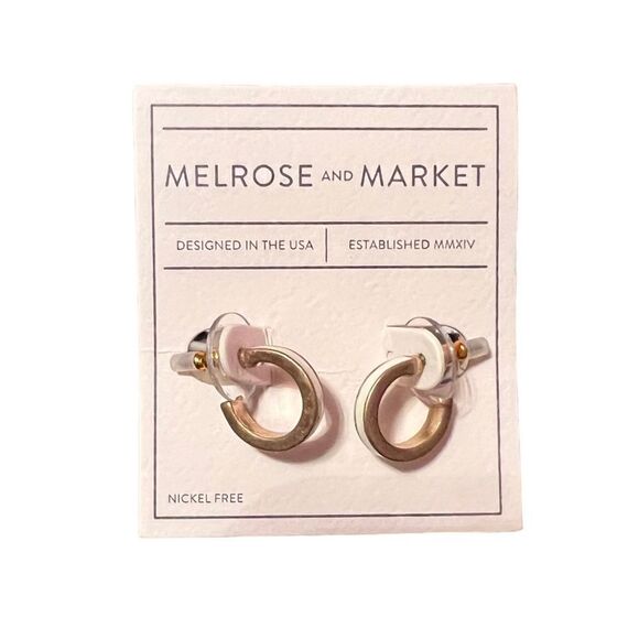 🤯5/$20🤯 NWT Melrose And Market White Enamel Gold Tone Huggie Earrings - Picture 1 of 4